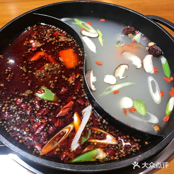 阿龙哥串串香烧烤海鲜(凤城六路店)