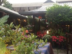-Dash Teak House