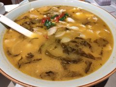 -江城小馆陕南妈妈菜·全球旅行餐厅(钟楼店)
