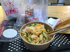 传统腊汁肉夹馍-忆秦时(银泰in77店)