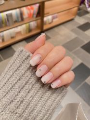-伊人脱毛美甲美睫连锁机构