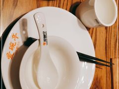 -爱碗亭·鲜炒湖南菜(壹城中心店)