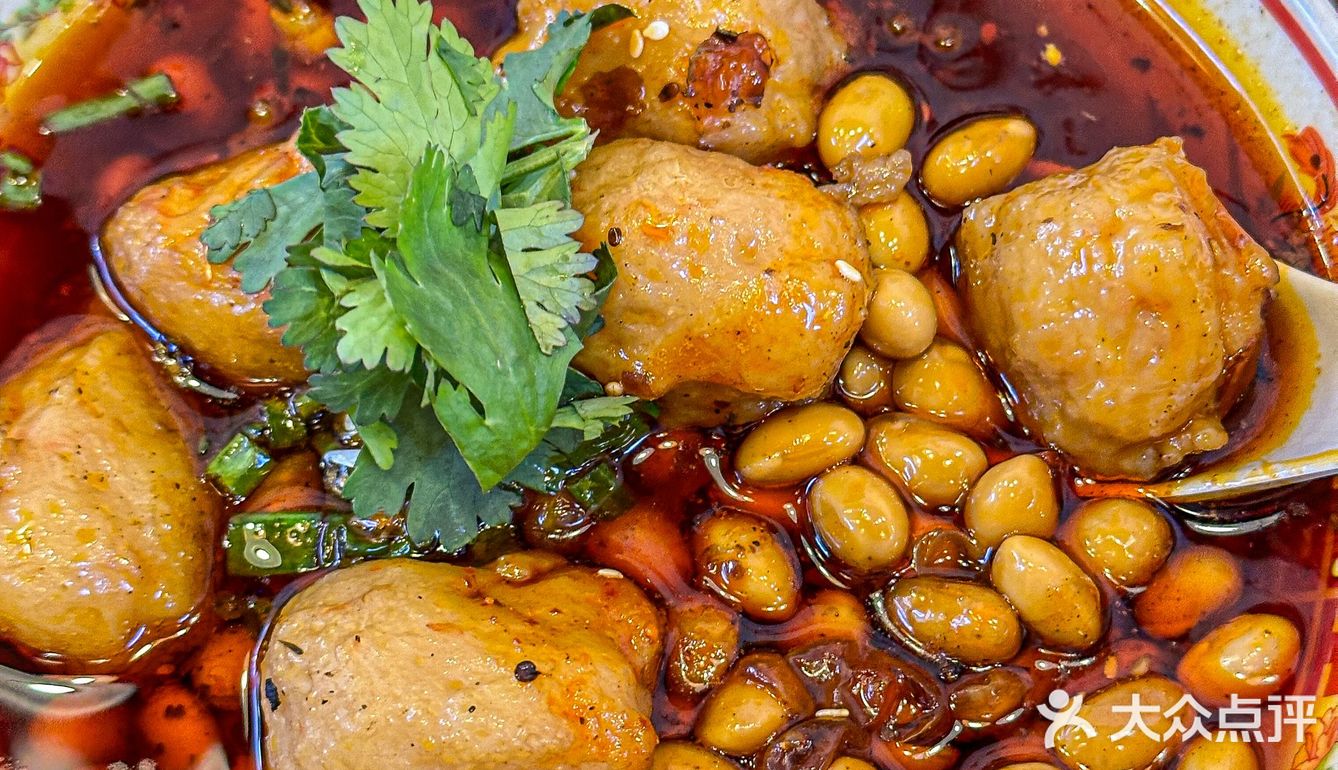 我zui爱他们家的招牌老妈蹄花了！猪蹄炖的软烂！