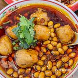 我zui爱他们家的招牌老妈蹄花了！猪蹄炖的软烂！