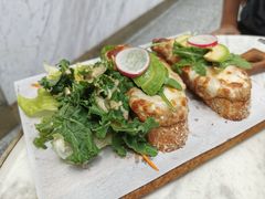 丹麦开放三文治配吞拿鱼&牛油果-农畉LONFOOD(福田星河COCOPark店)