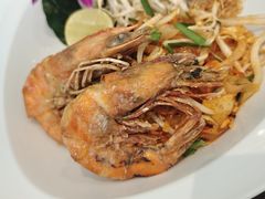 -Chom Cafe and Restaurant