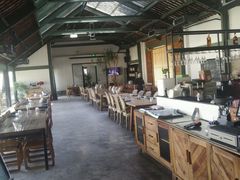 -喜洲吧·江畔老船厂·庭院餐厅(喜临院店)
