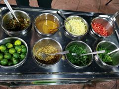 -墨脱石锅椰子鸡•香草鸭•东山羊(大东海店)