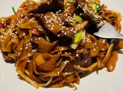 干炒牛河-汤城小厨•粤菜•靓汤(苏州街店)