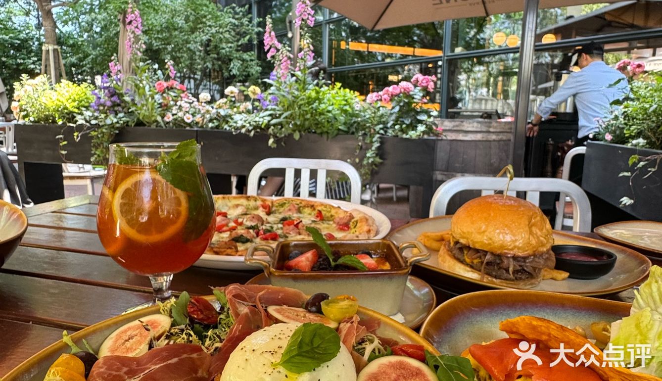 华贸！这才是北京春天该有的样子…