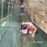 有点凉 要穿长袖或者批点东西才行
