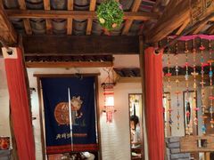 -老牌坊云南鱼豆花火锅(爱建店)