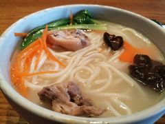 -云海肴·汽锅鸡·云南菜(天山百盛优客店)