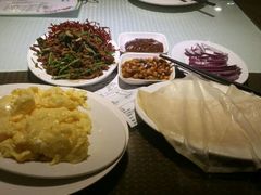香辣肉丝和嫩炒鸡蛋-老昌春饼(中央大街店)