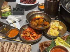 -草家酱蟹炭火烤肉店(珲春南路一店)