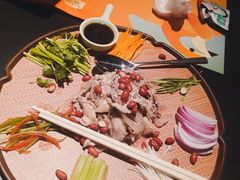 风生水起捞起芥味乳鸽-羽鸽集·乳鸽专门店·地道顺德菜(岭南站店)