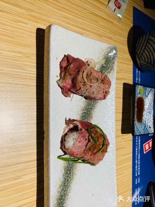 舞漁日料美人胶原锅(陆家嘴中心店)生牛肉火炙寿司图片