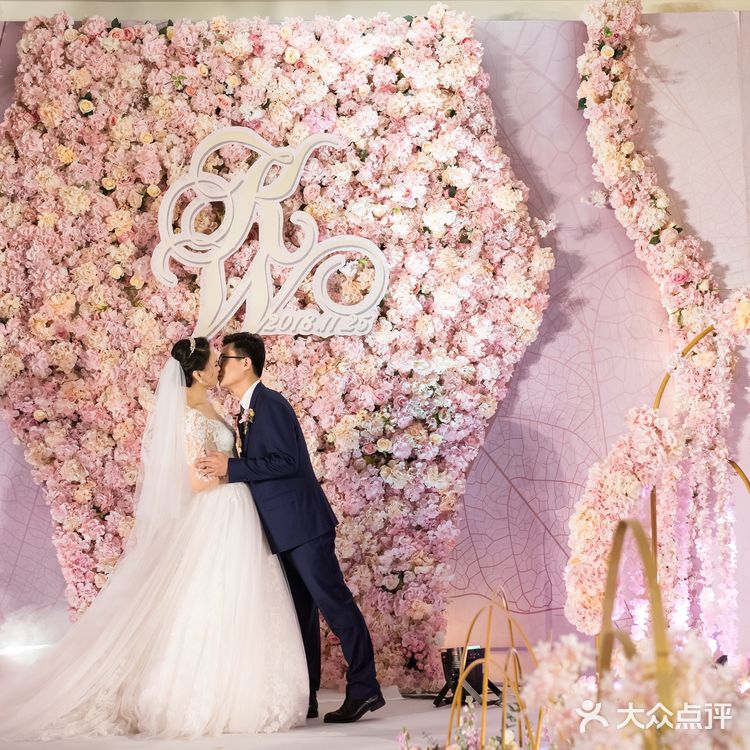 女孩子，应该用鲜花和爱来对待💐｜天津婚礼