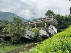 -四川汶川特大地震漩口中学遗址