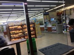 -全家便利店(莲花池东路店)