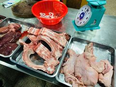 -标记美食新鲜猪杂(兴南大道店)