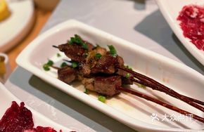 Red Willow Branch Grilled Beef Skewers
