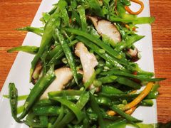 五彩花菇荷兰豆-云海肴·汽锅鸡·云南菜(广安门天虹店)