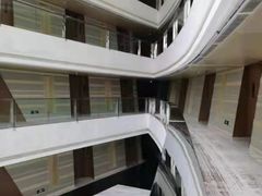 -上海滴水湖皇冠假日酒店