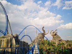 -七彩云南欢乐世界