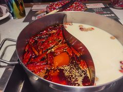 -尚尚仙·酸汤猪手·猪肚鸡火锅(华联万柳购物中心店)