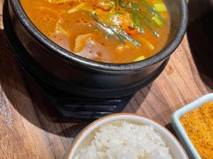 -明洞阿姨·韩式酱蟹烤肉·创意料理(三元桥店)