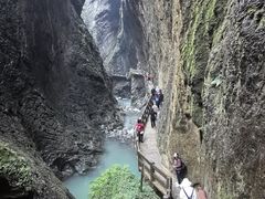 -龙水峡地缝景区