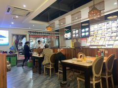 大堂-魏铭鱼头捞饭(晋阳路店)