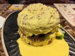 瀑布芝士牛肉汉堡-Let'sBURGERplus·非常创意汉堡(三里屯店)