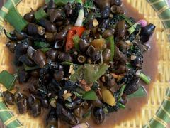 紫苏炒南昆山坑螺-花悦农庄 | 烧鸡·竹筒饭(沙迳高沙温泉香溪堡店)