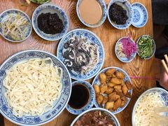 老北京炸酱面-门框胡同百年卤煮(新街口店)