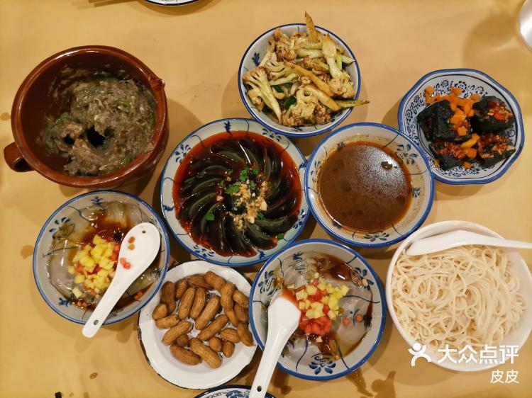 江味龙虾馆 罗湖店 冰粉有点四果汤的意思 清水面加了十三香酱 大众点评移动版