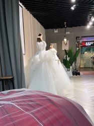 -Lady  Jane高端婚纱礼服馆