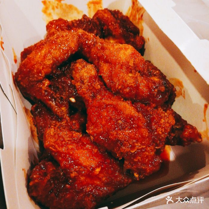 bhc炸鸡(明洞总店 )甜辣带骨炸鸡图片 - 第1张
