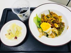 鲜炒酱香牛肉套饭-乡村基(双流时代奥特莱斯餐厅)