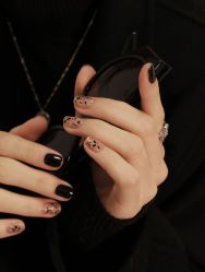 -悦指间美甲美睫