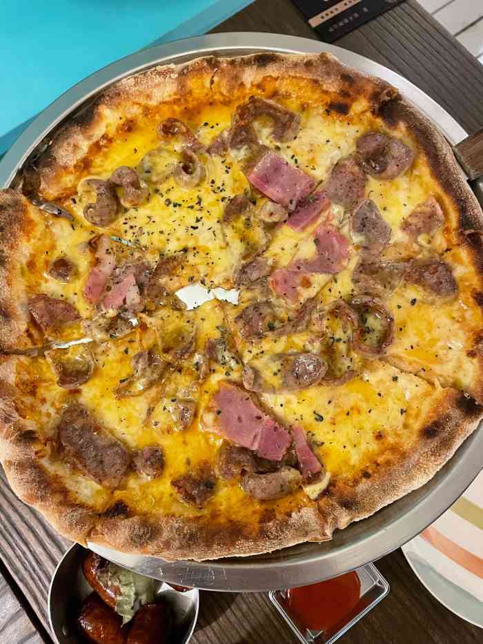 从来不知道万松园的这家披萨已经这么火爆了下午1700开始我还提前了半