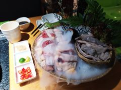 -洪氏嗨捞·广东猪肚鸡·椰子鸡火锅(西咸万象城店)