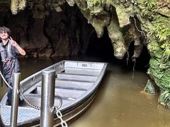 -怀托摩萤火虫洞