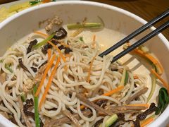 鸡丝凉米线-云海肴·汽锅鸡·云南菜(天山百盛优客店)