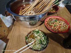 -拐枣巷小串串(财大店)