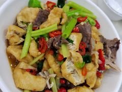 油豆腐炒剔骨肉-红色湘菜馆(春风店)