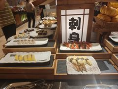 -广州万富希尔顿酒店·感趣自助餐厅·金秋蟹宴生蚝海鲜刺身