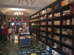 -钟书阁(松江泰晤士小镇店)