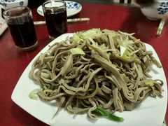 -溢心园香河肉饼总店